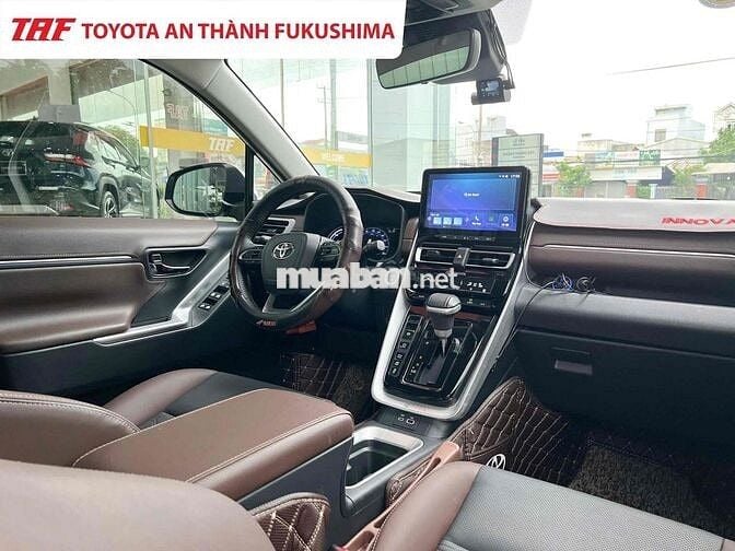 Toyota Innova Cross Hybrid 2025 25.000km