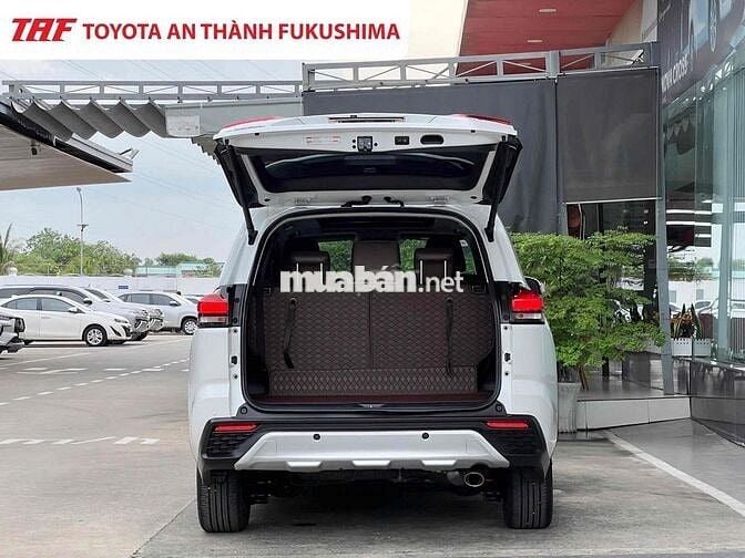 Toyota Innova Cross Hybrid 2025 25.000km