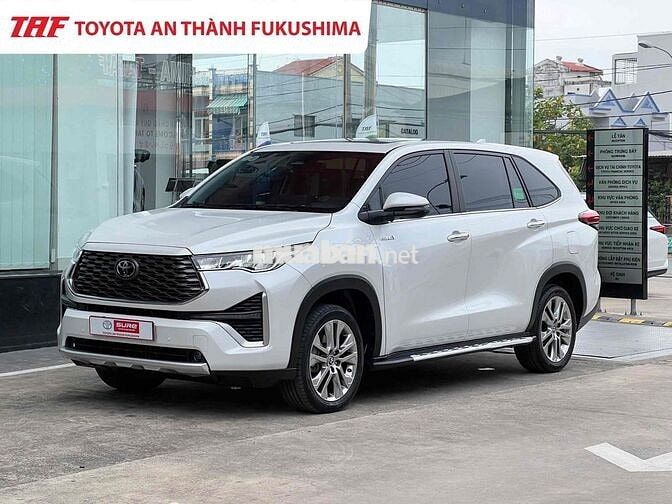 Toyota Innova Cross Hybrid 2025 25.000km