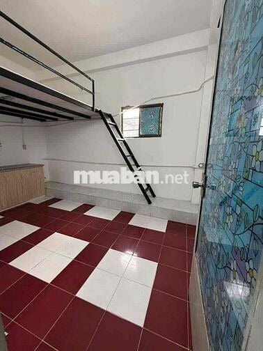 Phòng chính chủ ngay cổng sau Đại học Văn Hiến