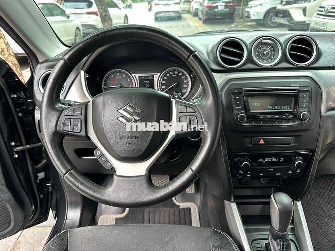 Suzuki Vitara 2016 Tự động 110000 km Nhập khẩu Đen