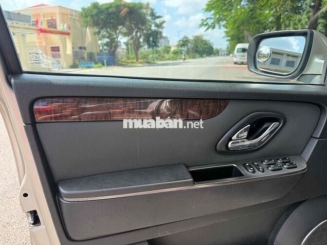 Ford Escape XLT 2010 Vàng cát Tự động