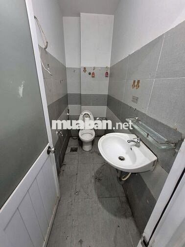 Cho Thuê nhà hẻm xe 🚗 Đường Lê trọng tấn : 4 x 15 M đúc 1 lầu đẹp:2 PN