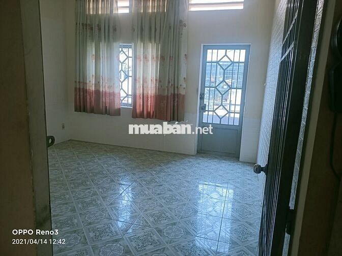 Cho thuê nguyên lầu 2 dt 4 x 17m 2 phòng có cửa sổ ban công