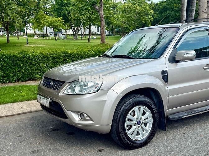 Ford Escape XLT 2010 Vàng cát Tự động
