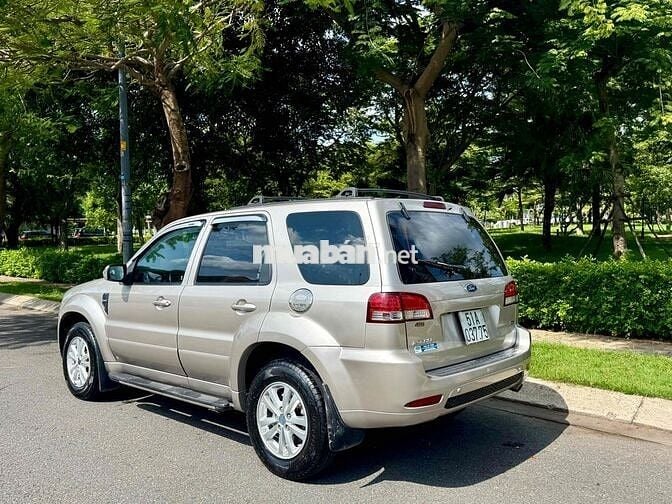 Ford Escape XLT 2010 Vàng cát Tự động
