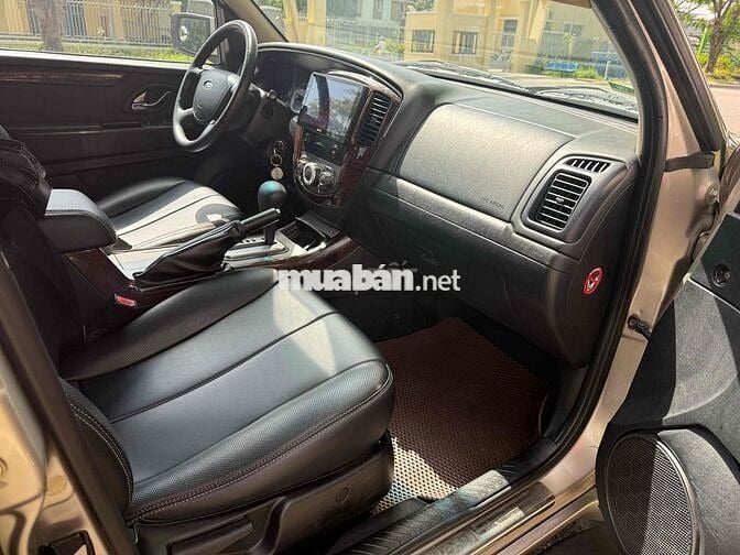 Ford Escape XLT 2010 Vàng cát Tự động