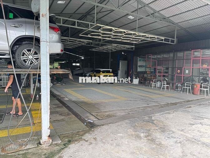 SANG XƯỞNG ĐANG KINH DOANH CHĂM SÓC XE Ô TÔ HOẶC CHO THUÊ XƯỞNG
