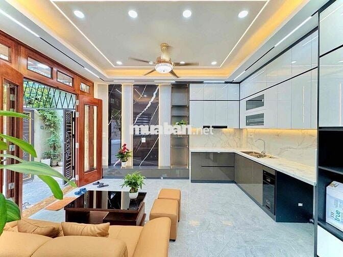 Hơn 11 Tỷ Sỏ Hữu Nhà Như biệt Thự Nhà vườn -Thang Máy Nhập Khẩu