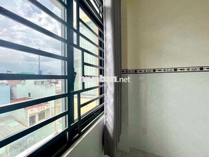 Phòng cho thuê có bancol cửa sổ trời thang máy giá rẻ