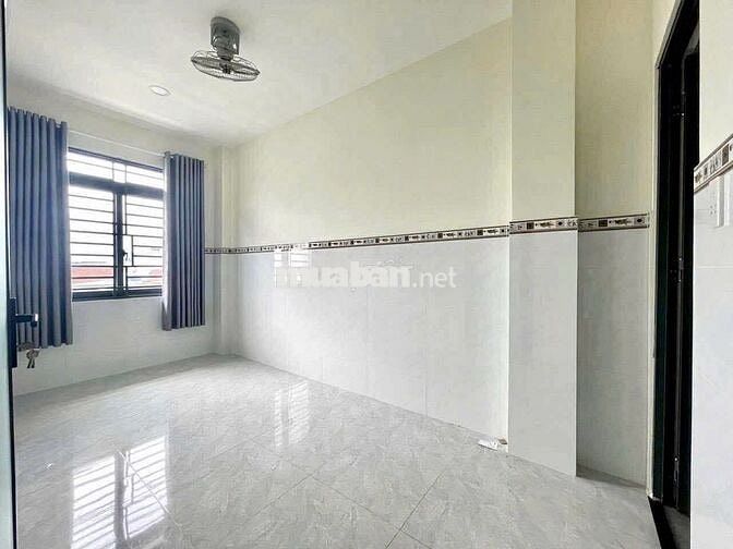 Phòng cho thuê có bancol cửa sổ trời thang máy giá rẻ
