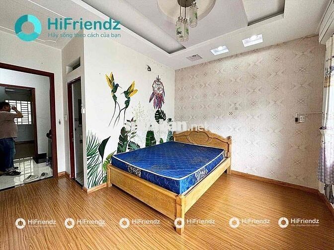 PHÒNG CÓ BAN CÔNG FULL NỘI THẤT GIÁ RẺ NGAY CÔNG VIÊN LÀNG HOA
