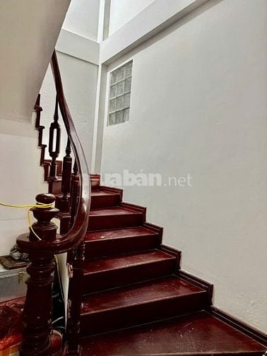 Cho thuê cả nhà số 17 ngõ 34 phố Hào Nam, quận Đống Đa