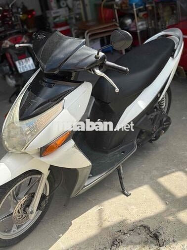 Honda Air Blade Trắng Thể thao Xăng