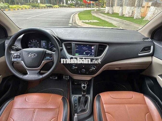 Hyundai Accent 2018 Tự động Bạc