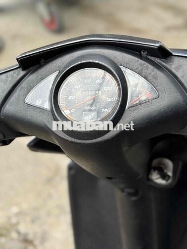 Honda Air Blade Trắng Thể thao Xăng