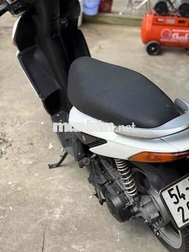 Honda Air Blade Trắng Thể thao Xăng