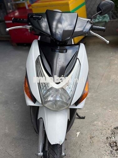 Honda Air Blade Trắng Thể thao Xăng