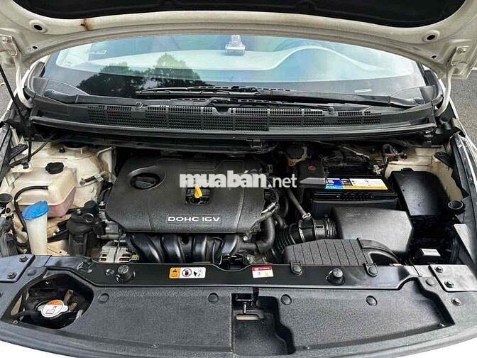Kia Rondo 2018 7 chỗ Trắng Tự động