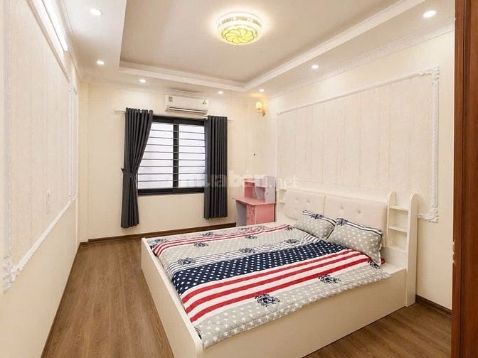 Nhà Khâm Thiên đẹp, full nội thất khách chỉ cần xách vali vào ở