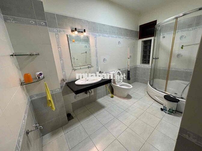 Cho thuê phòng đầy đủ nội thất mặt tiền đường lý phục man