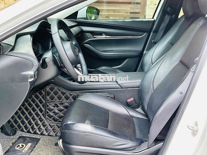 Mazda Mazda3 Luxury 2022 Trắng 50000 km