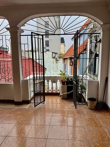 Cho thuê cả nhà số 17 ngõ 34 phố Hào Nam, quận Đống Đa