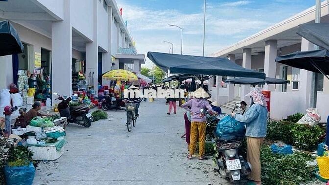 Lô đất đối diện cổng chính chợ Chiên Đàn 100m2 sẵn sổ 3 tỷ