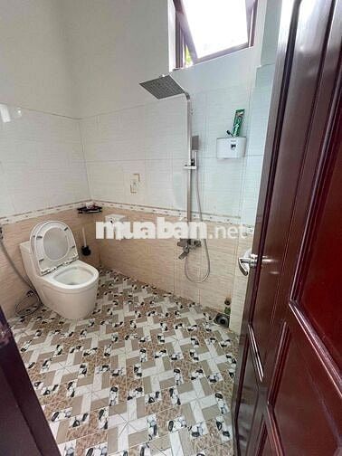 Nhà nguyên căn 3 phòng ngủ gần cầu vượt Hoà Cầm