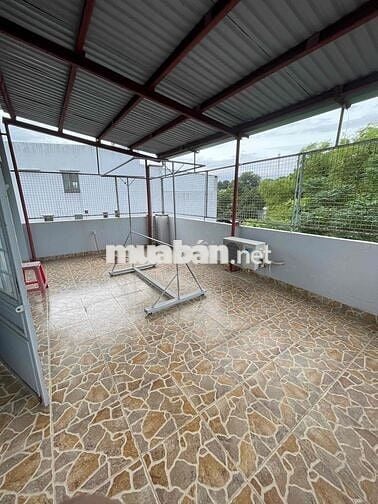 Nhà nguyên căn 3 phòng ngủ gần cầu vượt Hoà Cầm