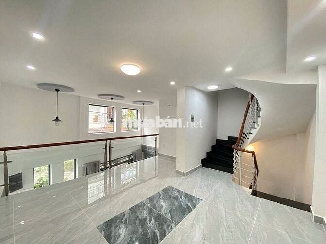 Cho thuê nhà mới 113/2A Trần Quang Diệu - 6x8m- 3 Lầu - căn góc
