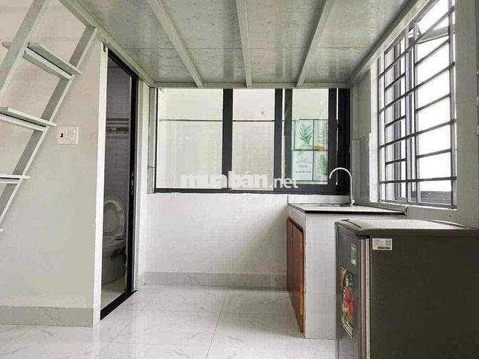 Phòng duplex Huỳnh Tấn Phát Q7, có thang máy