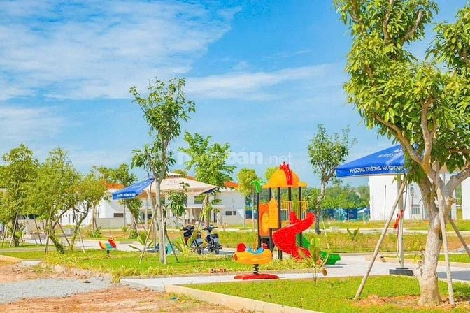Bán đất ngay KCN VSIP 2, mặt tiền ĐT 741, giá chỉ 900 triệu. Sổ sẵn
