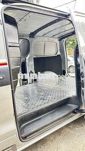 Hyundai Starex van 3 chỗ 2016 tải 900kg