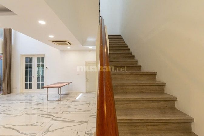 Cho thuê villa 216/ Nguyễn Văn Hưởng, Thảo Điền, Q2_DTSD 430m² có 5PN