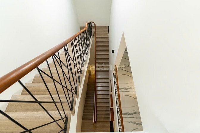 Cho thuê villa 216/ Nguyễn Văn Hưởng, Thảo Điền, Q2_DTSD 430m² có 5PN