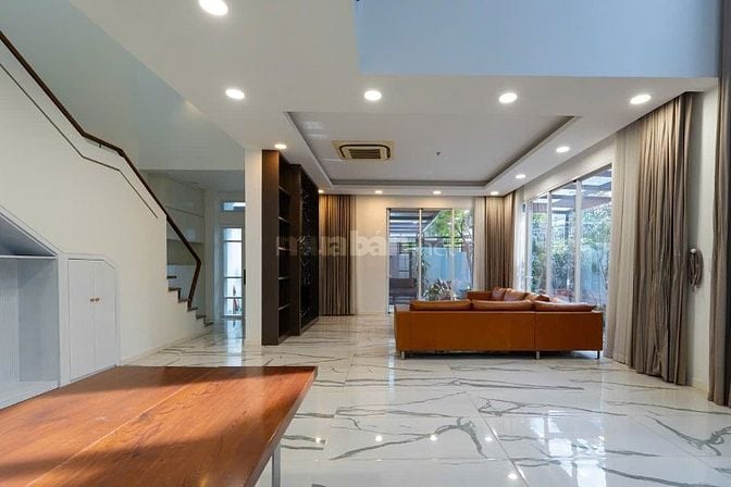 Cho thuê villa 216/ Nguyễn Văn Hưởng, Thảo Điền, Q2_DTSD 430m² có 5PN