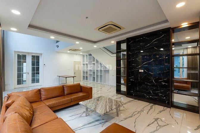 Cho thuê villa 216/ Nguyễn Văn Hưởng, Thảo Điền, Q2_DTSD 430m² có 5PN
