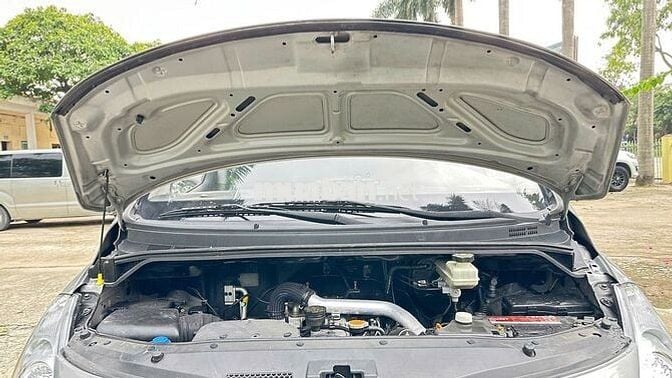 Hyundai Starex van 3 chỗ 2016 tải 900kg