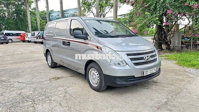 Hyundai Starex van 3 chỗ 2016 tải 900kg