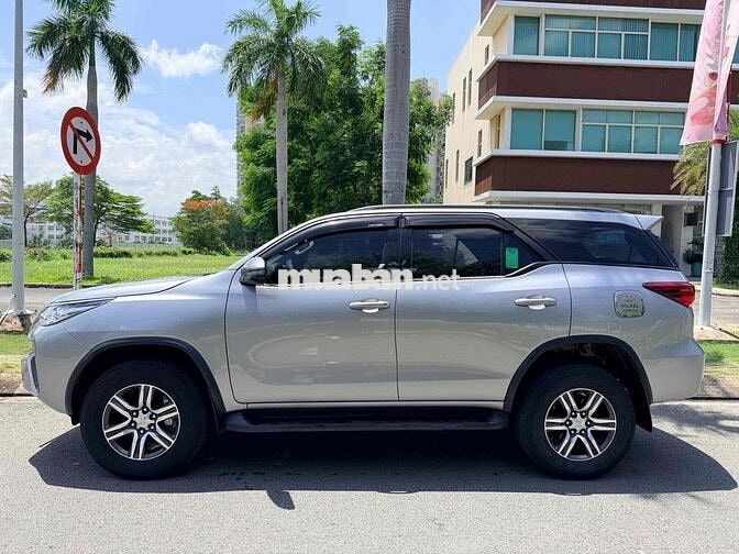 Toyota Fortuner 2019 Số sàn Dầu Bạc