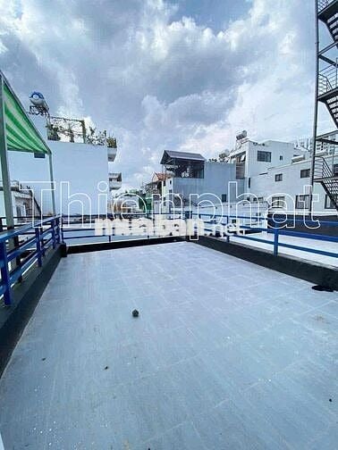 Nguyên căn hẻm ba gác trần xuân soạn 240m2