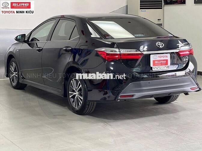 Toyota Altis 1.8E 2020 Đen 9.000 Km