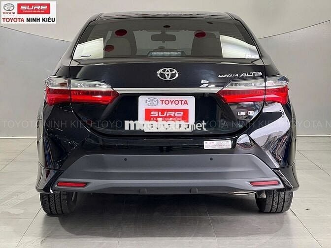 Toyota Altis 1.8E 2020 Đen 9.000 Km