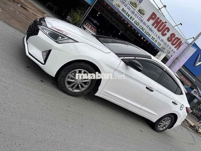 Hyundai Elantra GLS 2019 Trắng 8719 km