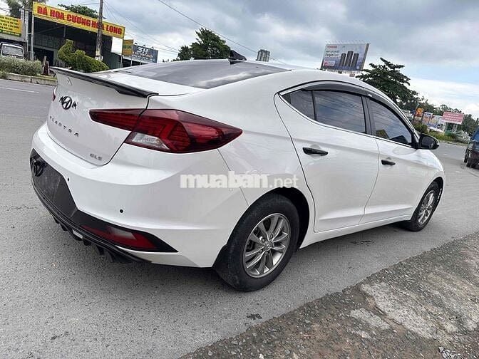 Hyundai Elantra GLS 2019 Trắng 8719 km