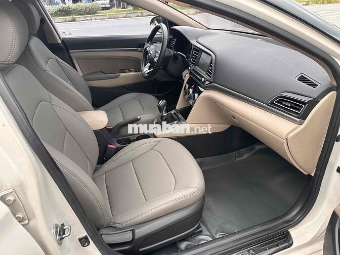 Hyundai Elantra GLS 2019 Trắng 8719 km