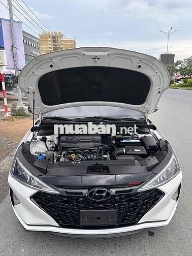 Hyundai Elantra GLS 2019 Trắng 8719 km