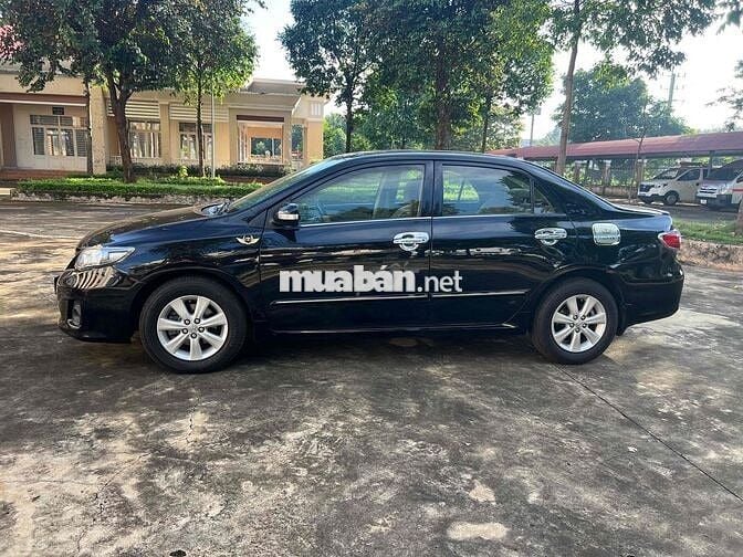 Toyota Corolla Altis số sàn màu Đen