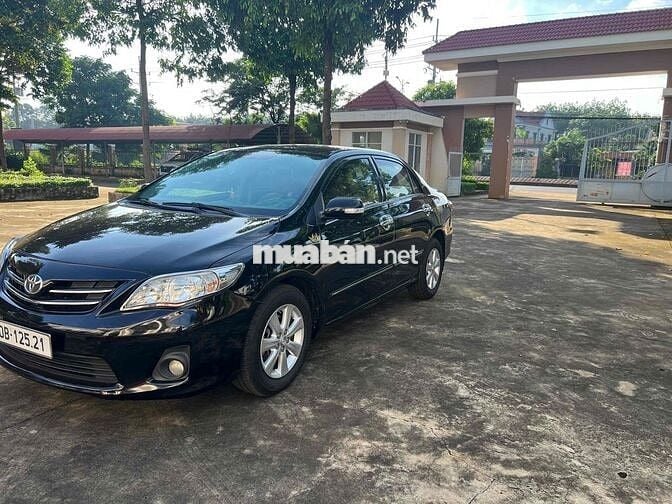 Toyota Corolla Altis số sàn màu Đen